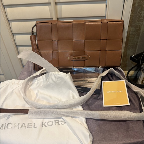 Michael Kors Tan Woven Leather Vivian Crossbody or clutch Bag New - Picture 1 of 6